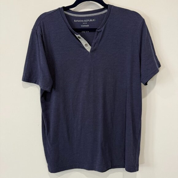 Banana Republic Size M Basic Navy Blue V-Neck T Shirt Vintage Style - Picture 1 of 14